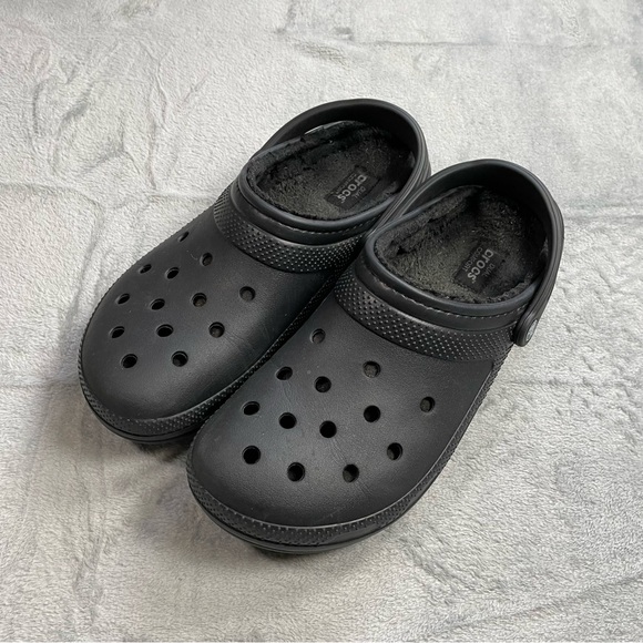 Mens Crocs Fleece Lined Clogs Black 12 - Picture 1 of 5
